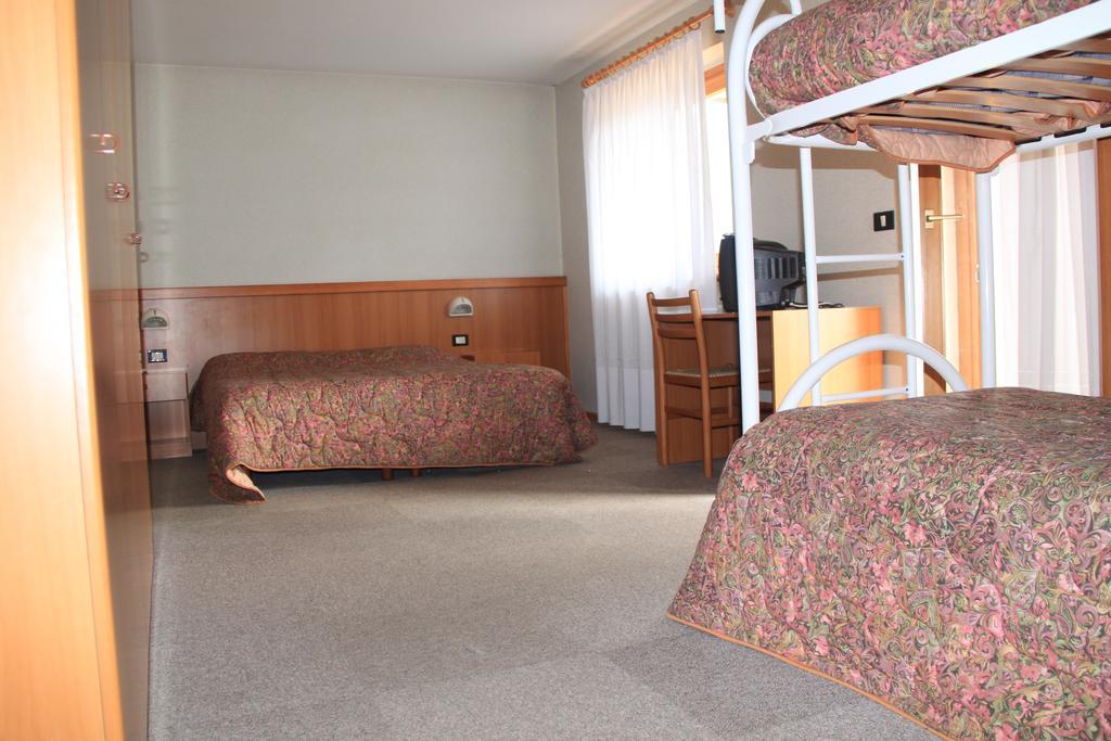 Garni Goccia D'Oro Hotel Cavalese Bilik gambar