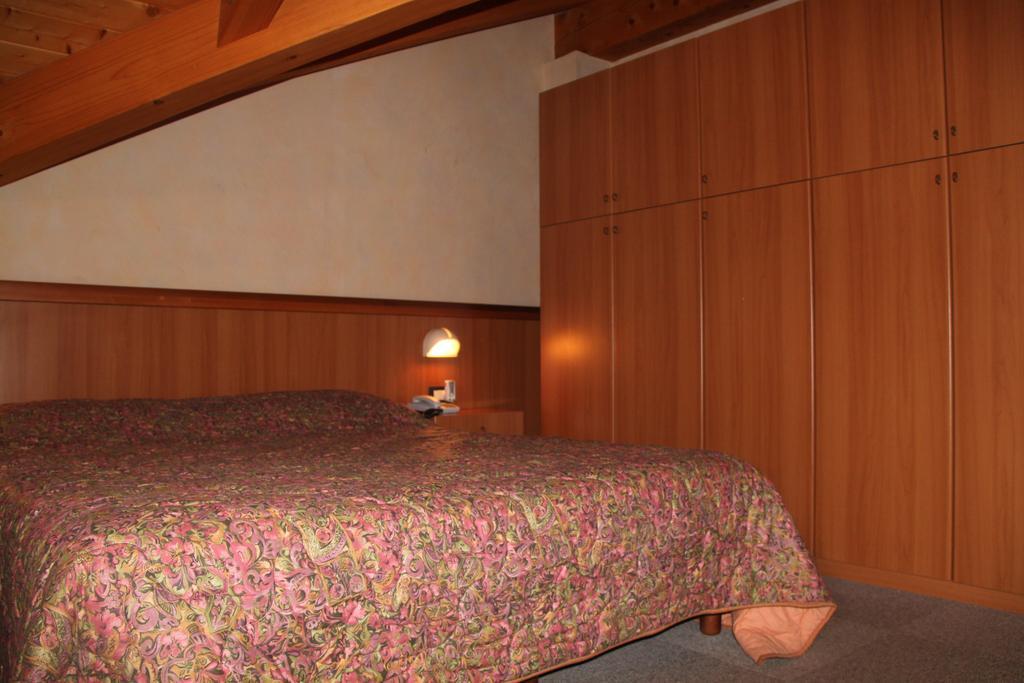 Garni Goccia D'Oro Hotel Cavalese Bilik gambar